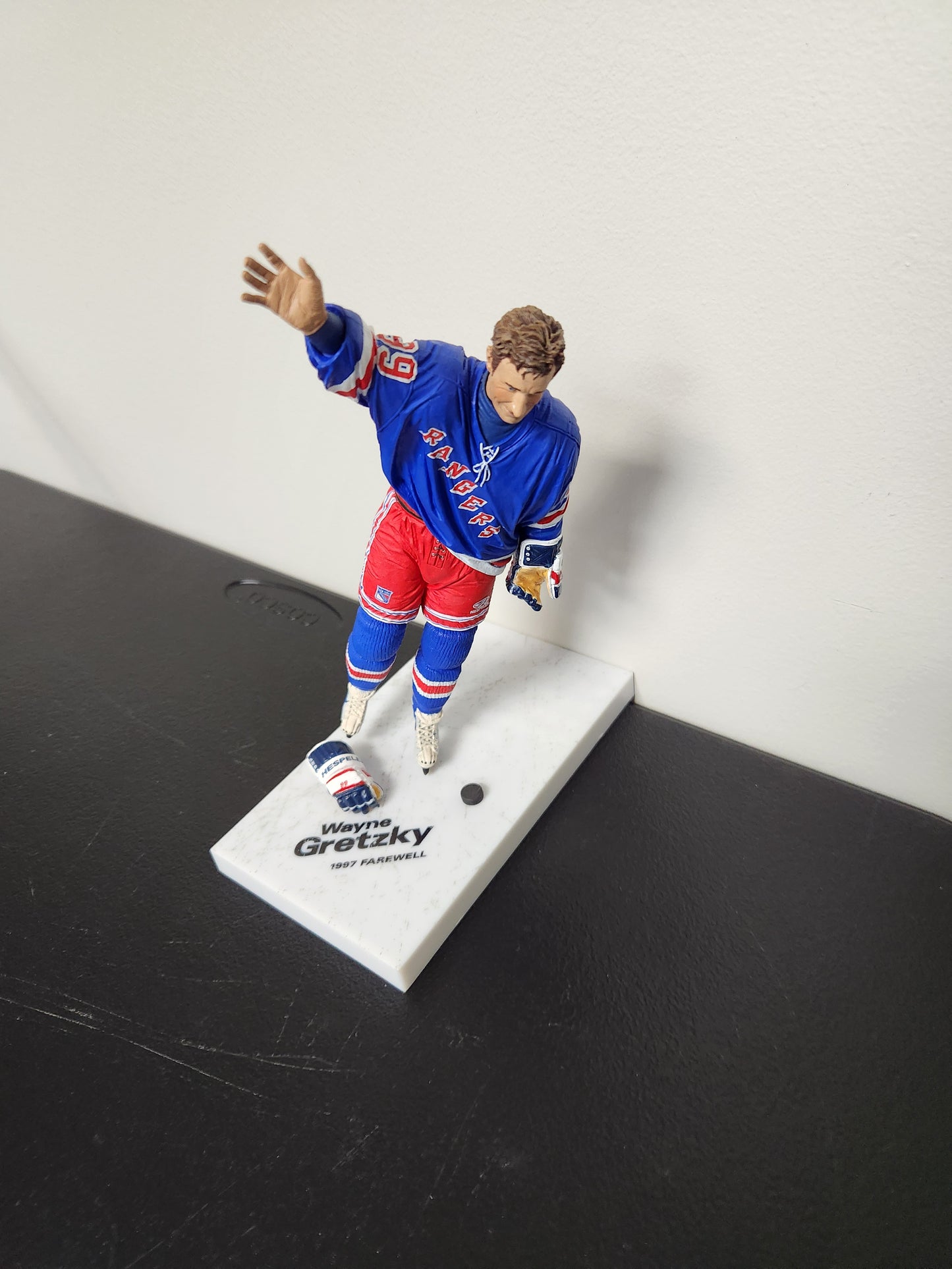 McFarlane NHL Figure Wayne Gretzky Farewell Figure Loose New York Rangers Collectible