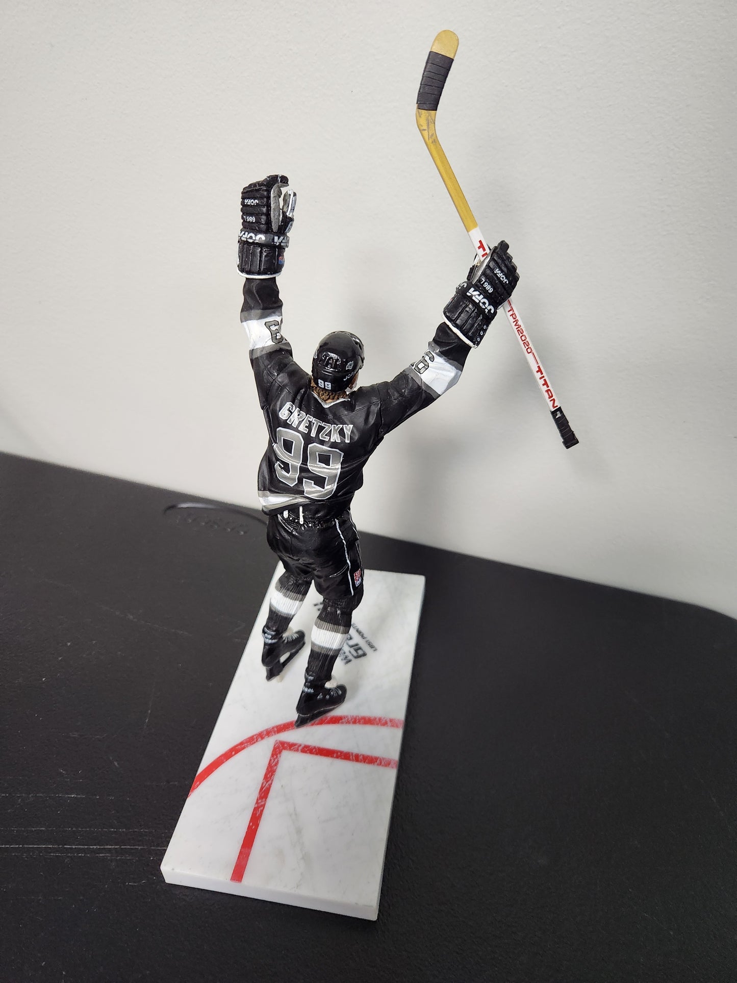 McFarlane NHL Figure Wayne Gretzky Figure Loose Wayne Gretzky 1851 Points LA Kings Collectible