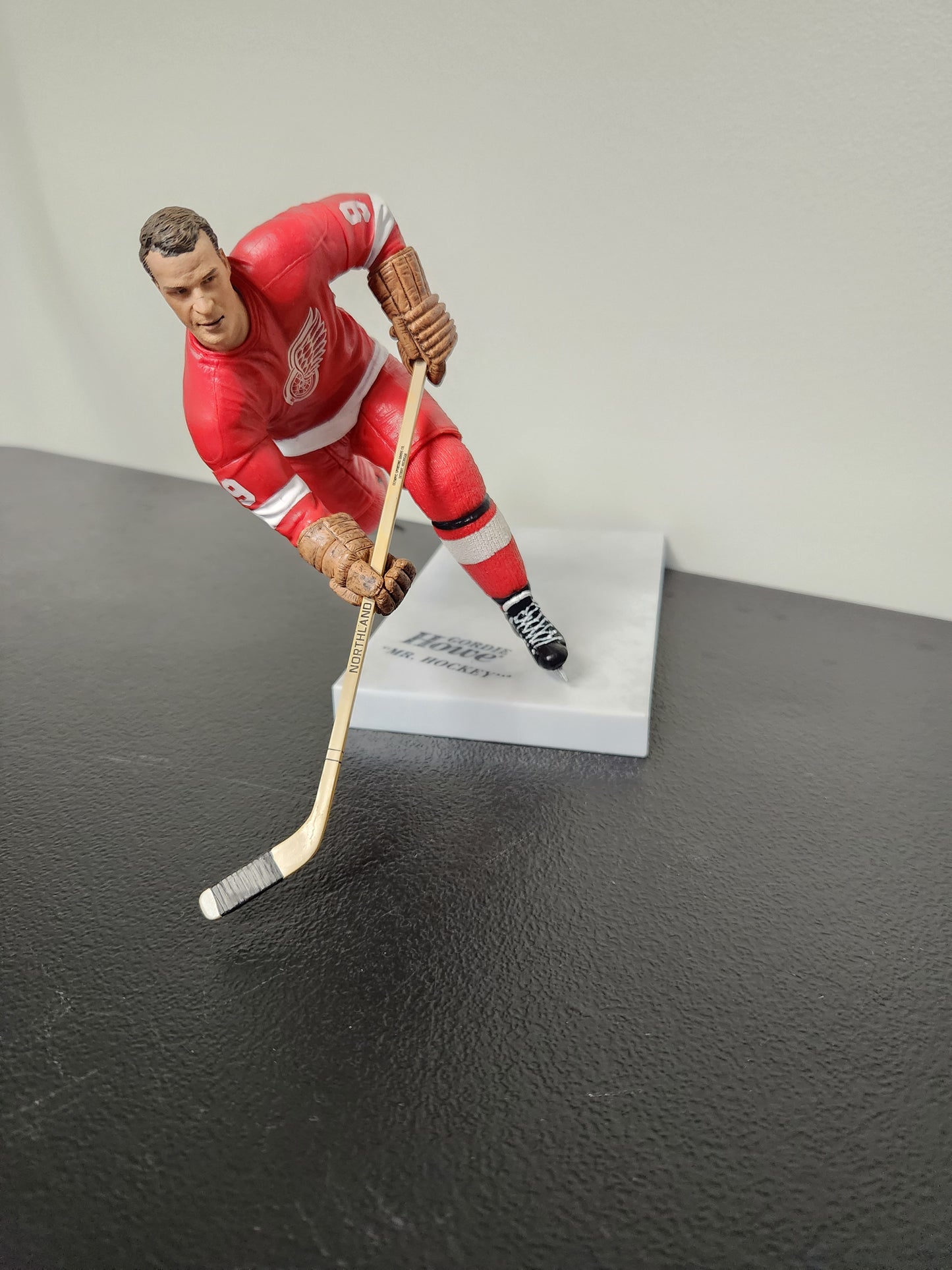 McFarlane NHL Figure Gordie Howe Mr. Hockey Figure Loose Detroit Red Wings Collectible