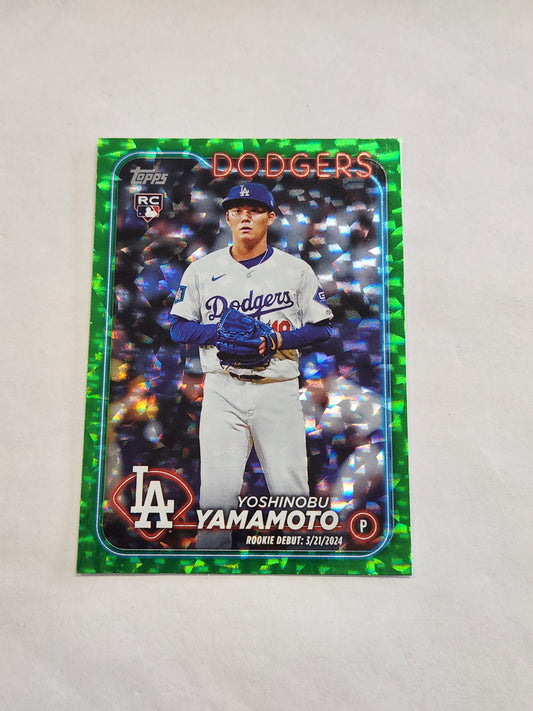 2024 Topps Update Yoshinobu Yamamoto Rookie Debut Green Diamond #/499
